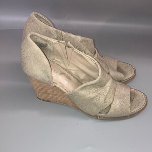 Very G Tan Wedge Sandals